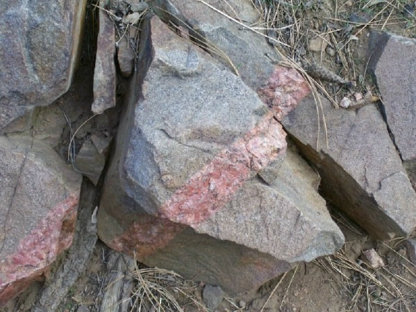 Gneiss and granite along the Apex Trail