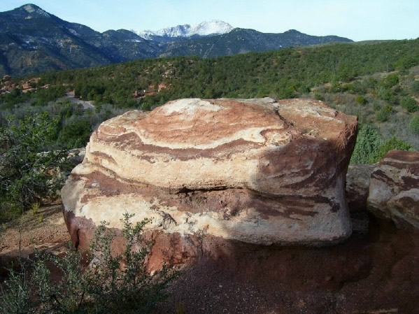 Fountain Formation sandstone boulder in Garden of the Gods Park